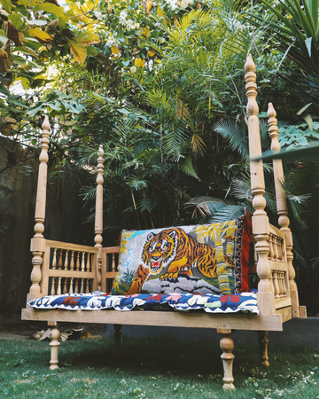 Janu Sofa
