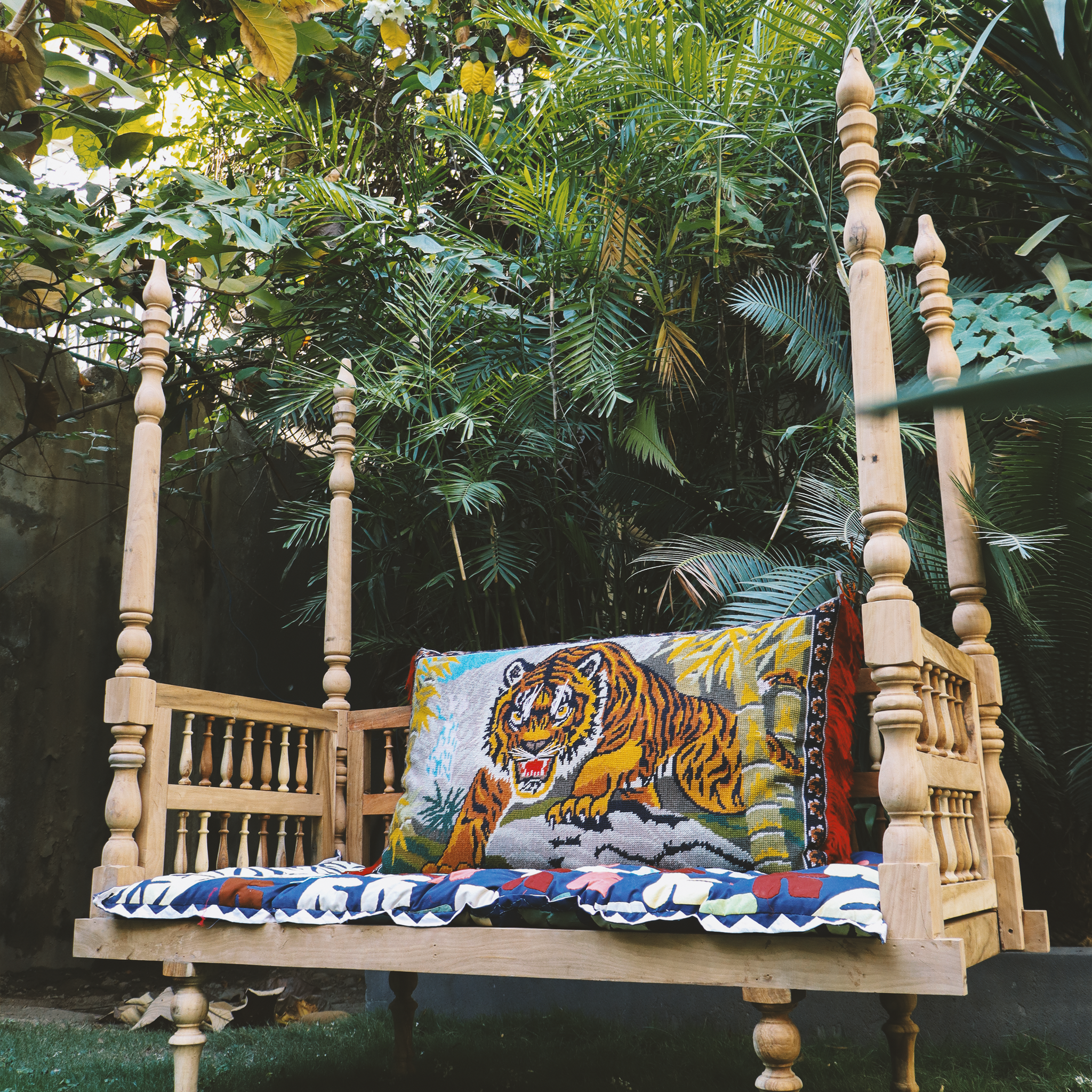 Janu Sofa