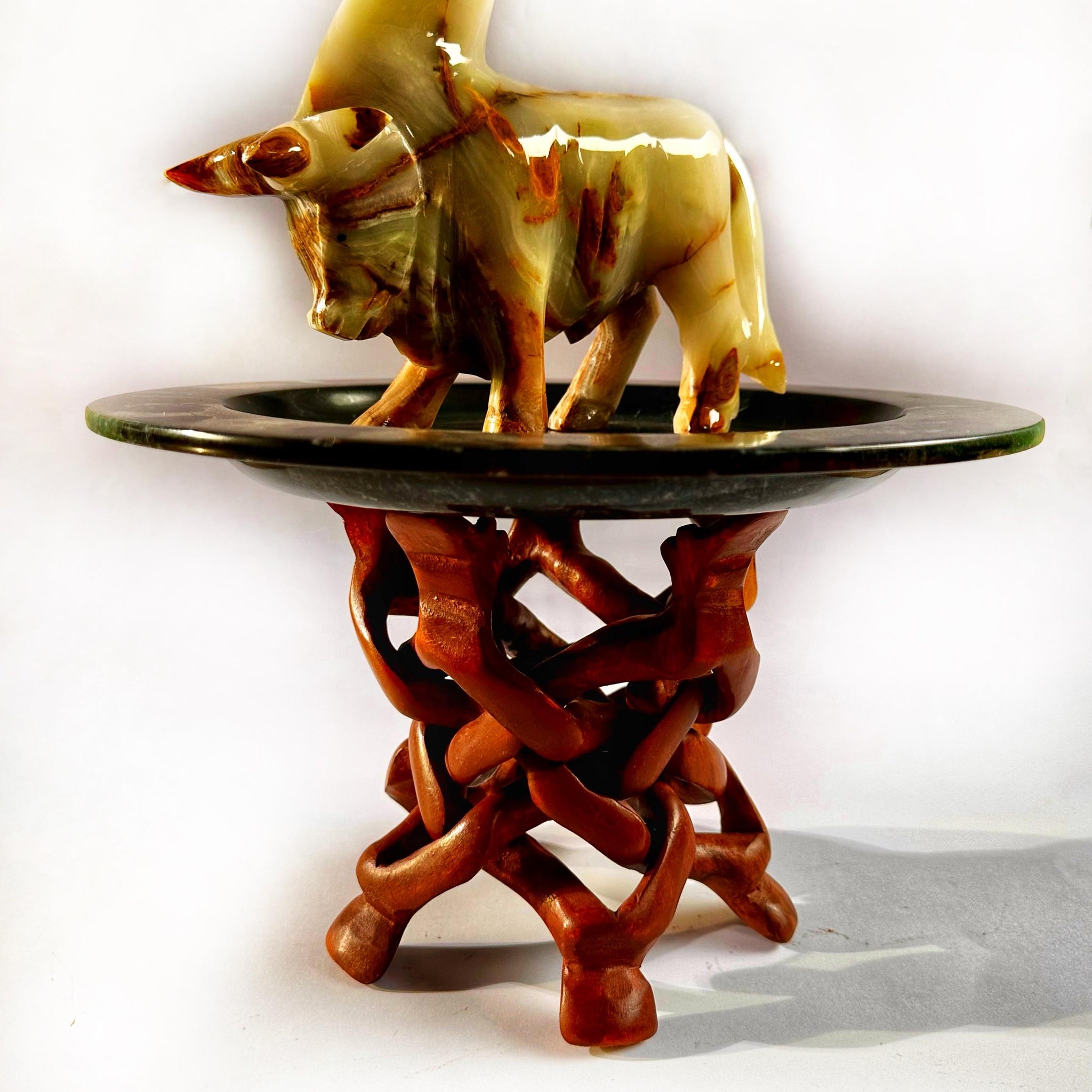 Camel Stand